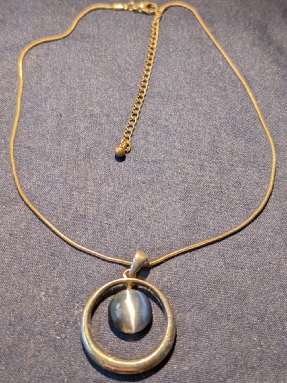 Modernist Gold Cat's Eye Floating Orb Circle Pendant Snake Chain Necklace